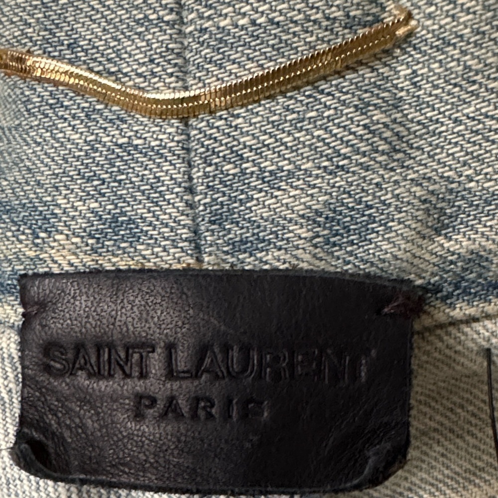 YVES SAINT LAURENT FRAYED HEM JEAN SHORTS LIGHT WASH SIZE 28 SEE MEASUREMENTS - Picture 5 of 7